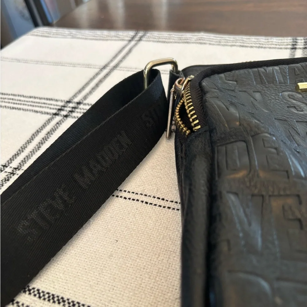 Steve Madden Black Stylish Messanger Crossbody Bag with wallet pouch - Picture 6 of 8